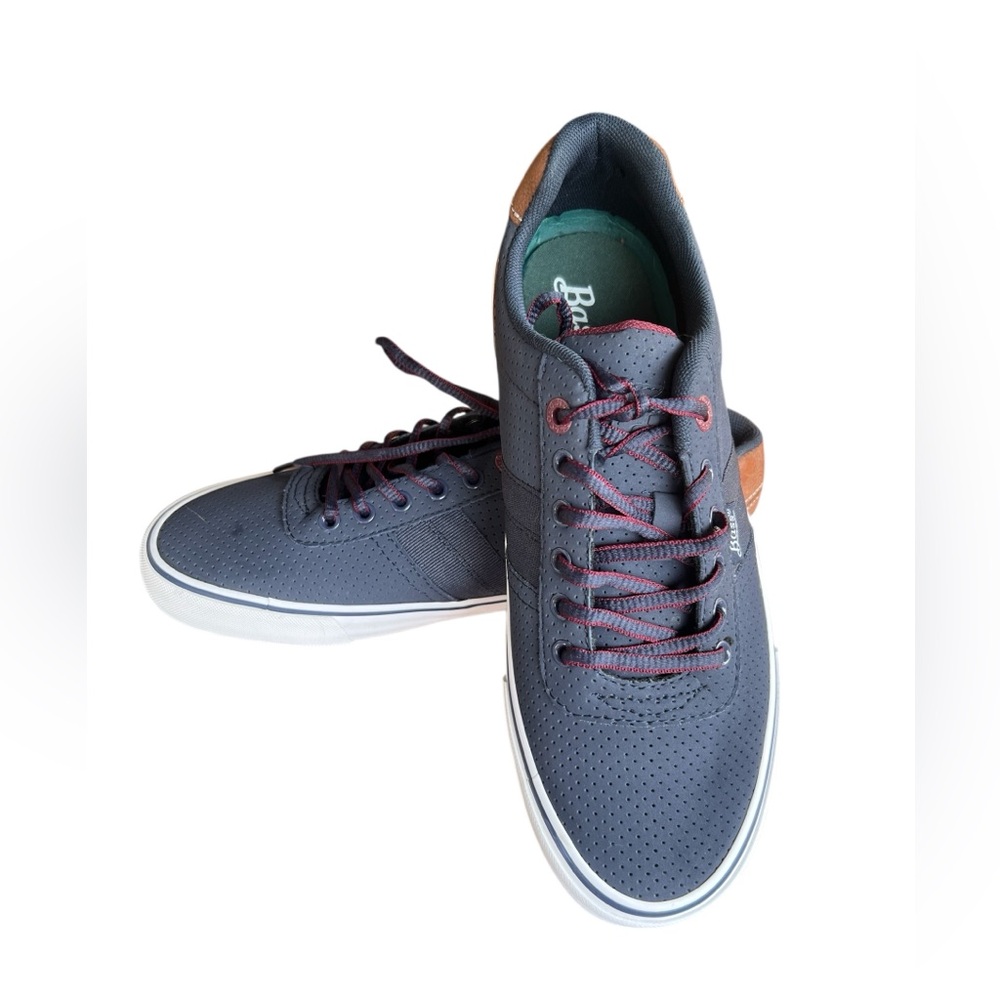New, G.H. Bass & Co. canvas men’s shoe in Navy, size 8m